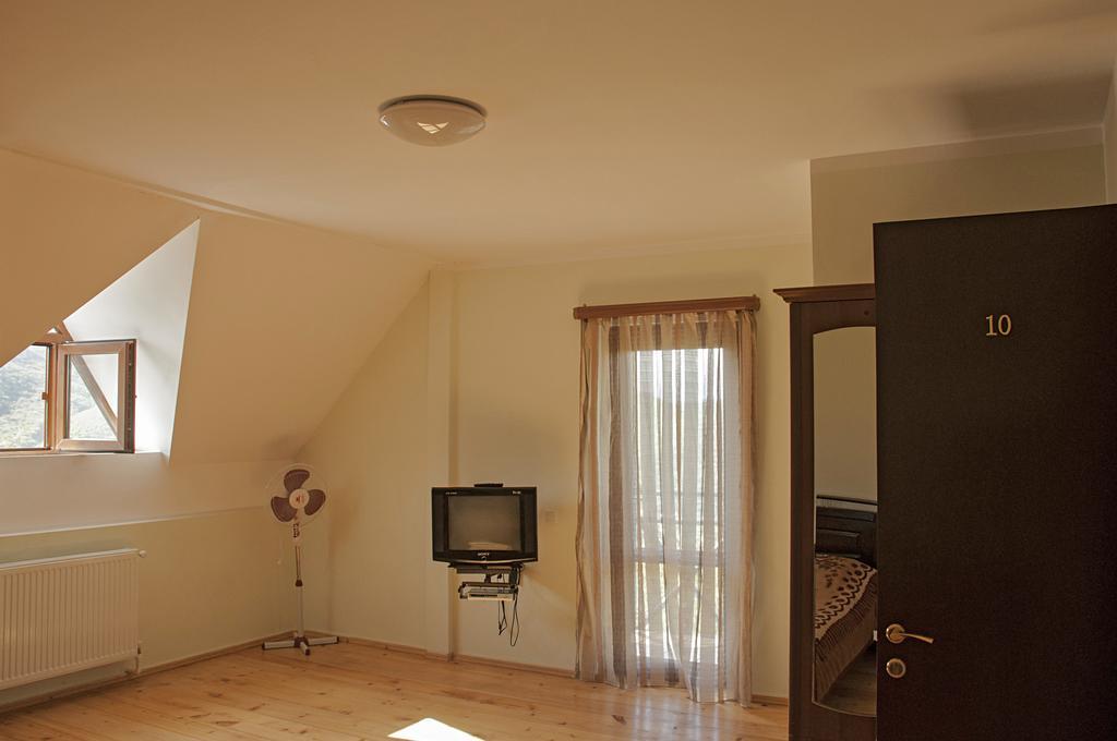 Galavnis Kari Hotel Siğnaği Dış mekan fotoğraf